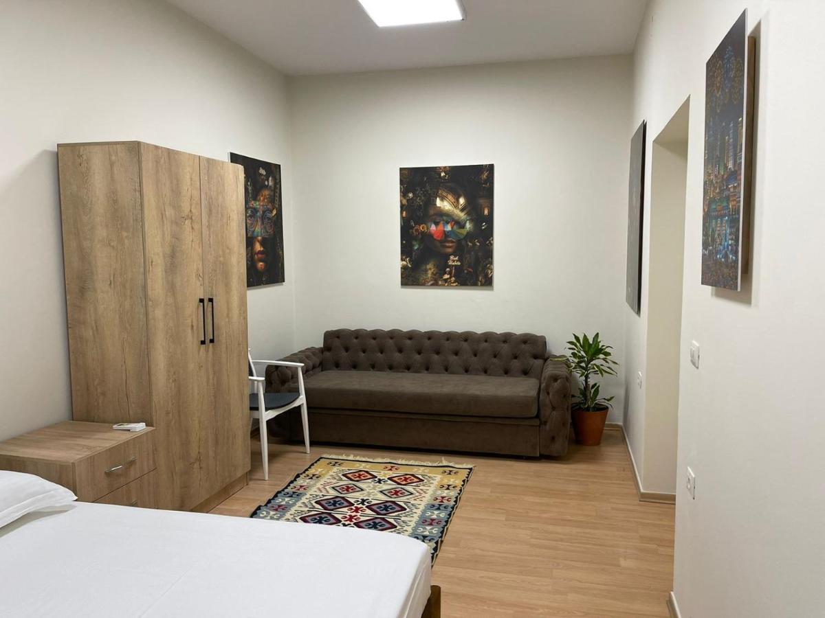 New Apartment In Bllok 티라나 외부 사진