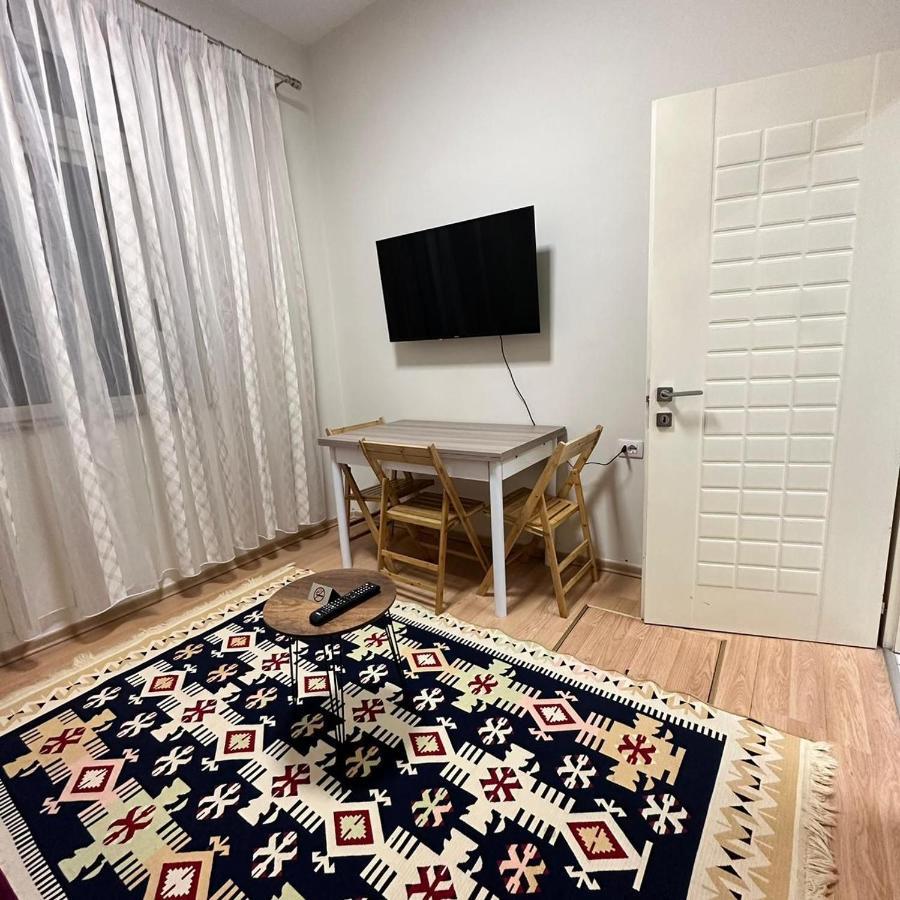 New Apartment In Bllok 티라나 외부 사진